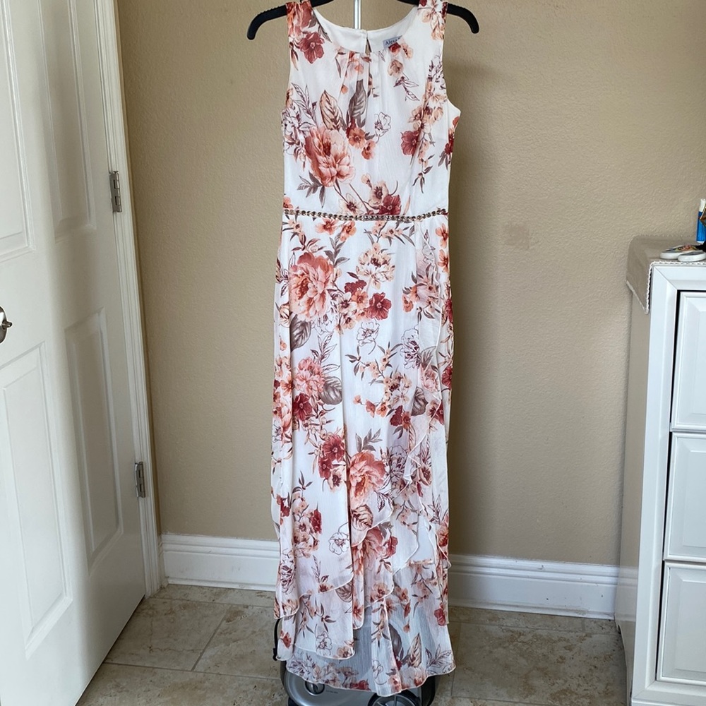 Alexa B Long flower dress Sz 4